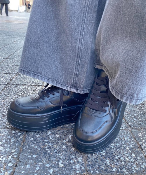 INGNI（イング）の「ボリュームコートスニーカー（スニーカー・レディース・オフホワイト/ベージュ/ブラック・L/M）」の7枚目の写真