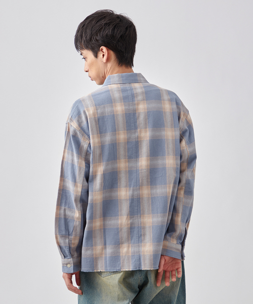 B.C STOCK（ベーセーストック）の「ダメージ加工 オンブレチェックシャツ（シャツ/ブラウス・メンズ・ホワイト/ブルー系その他/チャコールグレー・MEDIUM/LARGE）」の7枚目の写真