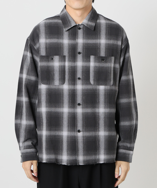 B.C STOCK（ベーセーストック）の「ダメージ加工 オンブレチェックシャツ（シャツ/ブラウス・メンズ・ホワイト/ブルー系その他/チャコールグレー・MEDIUM/LARGE）」の5枚目の写真