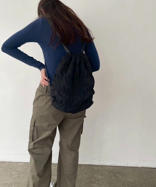 EFOLE（エフォル）の「Shirring nylon backpack / シャーリング ナイロンリュック（バックパック/リュック・レディース・ベージュ/ブラック・FREE）」の13枚目の写真
