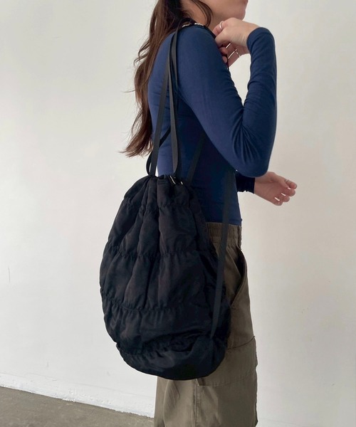 EFOLE（エフォル）の「Shirring nylon backpack / シャーリング ナイロンリュック（バックパック/リュック・レディース・ベージュ/ブラック・FREE）」の14枚目の写真