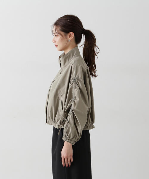 PROPORTION BODY DRESSING(プロポーションボディドレッシング)の「シャーリングリボンブルゾン / 1215155300(テーラードジャケット・レディース・カーキ/ベージュ・SMALL/MEDIUM)」の8枚目の写真