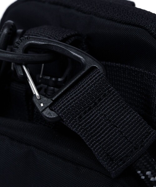 AIGLE（エーグル）の「撥水 ショルダーポーチ サブポーチ付属（ショルダーバッグ・レディース・モスグリーン/ブラック・FREE）」の16枚目の写真