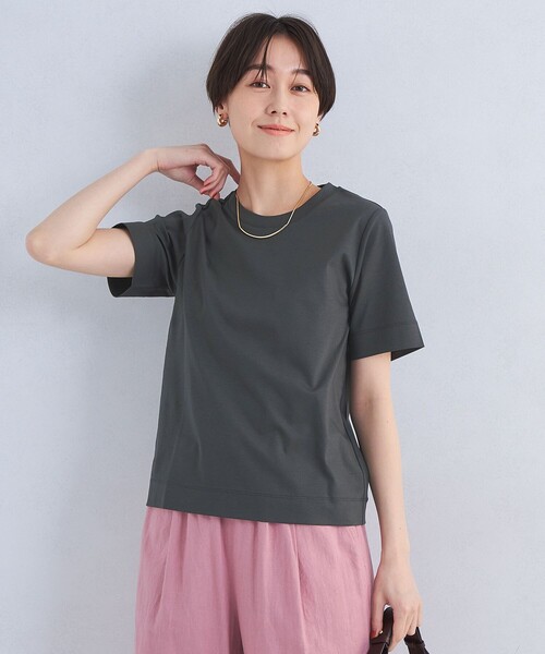 green label relaxing（グリーンレーベルリラクシング）の「＜1_OF MINE＞スタンダード Tシャツ -制菌-（Tシャツ/カットソー・レディース・ライトブルー/オフホワイト/ダークグレー/その他1/ベージュ/モカ/その他2・40/38）」の15枚目の写真