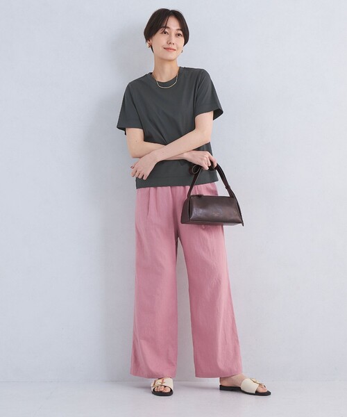 green label relaxing（グリーンレーベルリラクシング）の「＜1_OF MINE＞スタンダード Tシャツ -制菌-（Tシャツ/カットソー・レディース・ライトブルー/オフホワイト/ダークグレー/その他1/ベージュ/モカ/その他2・40/38）」の17枚目の写真