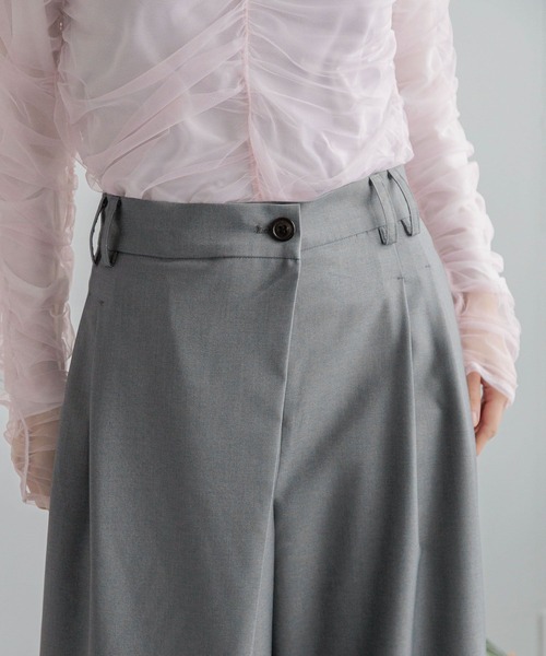 LOWRYS FARM（ローリーズファーム）の「タックワイドラップパンツ　310746（スラックス・レディース・ブラック/チャコールグレー/グリーン・MEDIUM/LARGE）」の19枚目の写真
