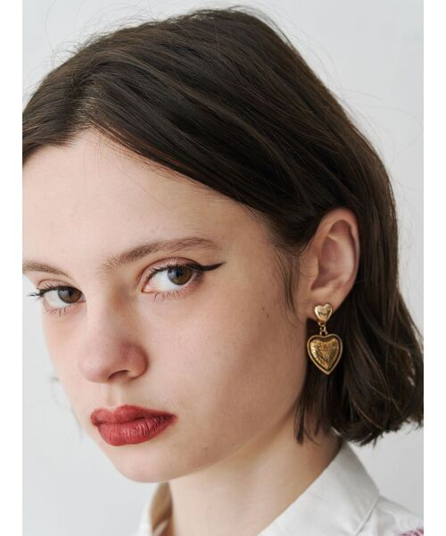 jouetie（ジュエティ）の「ヴィンテージライクハートピアス（ピアス（両耳用）・レディース・シルバー/ゴールド・FREE）」の2枚目の写真