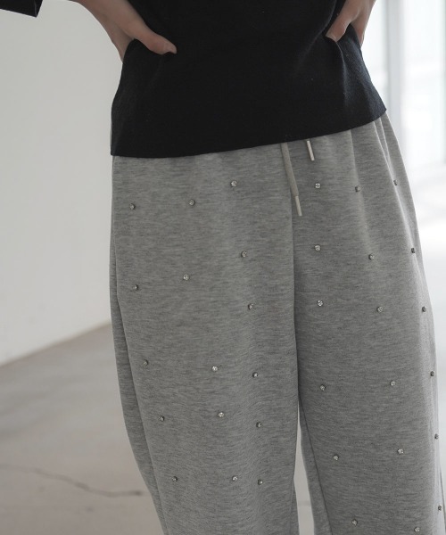 Clum（クルム）の「パールスウェットパンツ（スウェットパンツ・レディース・ブラック/グレー・LARGE/MEDIUM）」の17枚目の写真