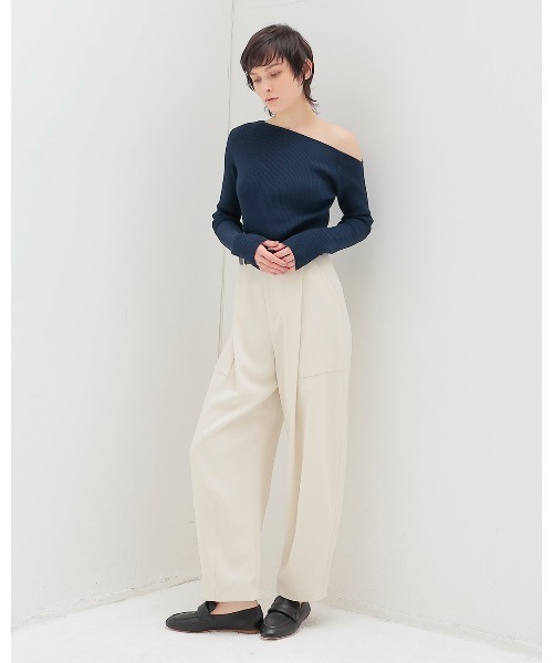 DRESSLAVE（ドレスレイブ）の「asymmetric off-shoulder pull(アシンメトリーオフショルダープルオーバー)（ニット/セーター・レディース・ネイビー/ホワイト・38）」の8枚目の写真