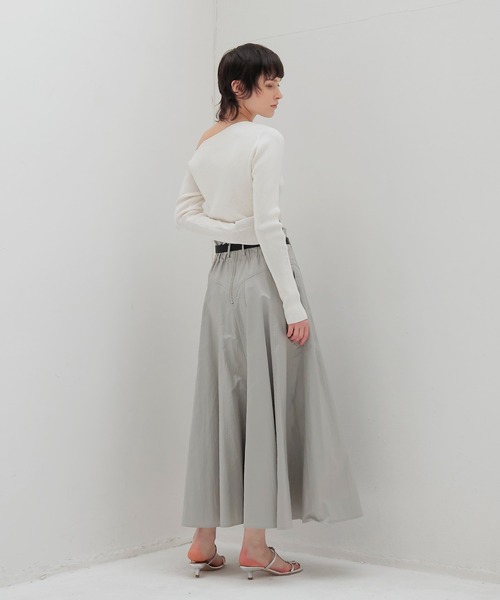 DRESSLAVE（ドレスレイブ）の「asymmetric off-shoulder pull(アシンメトリーオフショルダープルオーバー)（ニット/セーター・レディース・ネイビー/ホワイト・38）」の20枚目の写真