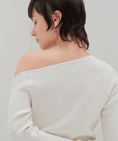 DRESSLAVE（ドレスレイブ）の「asymmetric off-shoulder pull(アシンメトリーオフショルダープルオーバー)（ニット/セーター・レディース・ネイビー/ホワイト・38）」の22枚目の写真