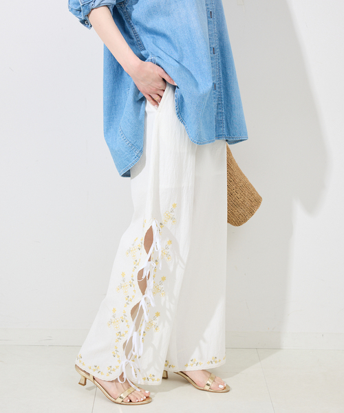 SLOBE IENA（スローブイエナ）の「《WEB/一部店舗限定》ribbon 刺しゅうパンツ（その他パンツ・レディース・ホワイト・38/36）」の13枚目の写真