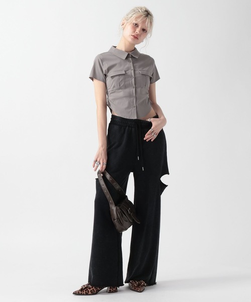 FOREVER 21（フォーエバー トゥエンティーワン）の「【2025SS】コンパクトスリムシャツ（シャツ/ブラウス・レディース・ブラック/ホワイト/グレー・FREE）」の5枚目の写真