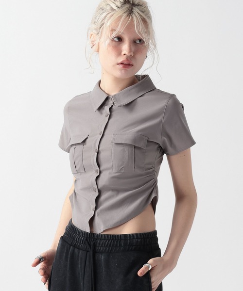 FOREVER 21（フォーエバー トゥエンティーワン）の「【2025SS】コンパクトスリムシャツ（シャツ/ブラウス・レディース・ブラック/ホワイト/グレー・FREE）」の7枚目の写真