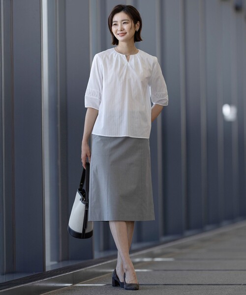 J.PRESS(ジェイプレス)の「【セットアップ対応・人気素材】コットンFITTY スカート(スカート・レディース・ベージュ系/ライトグレー系/ネイビー系・9/7/13/11)」の4枚目の写真