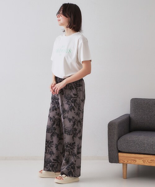 OPAQUE.CLIP（オペークドットクリップ）の「フロッキーロゴTシャツ【洗濯機洗い可】（Tシャツ/カットソー・レディース・ライトベージュ/チャコールグレー/ホワイト・42/40/38）」の19枚目の写真
