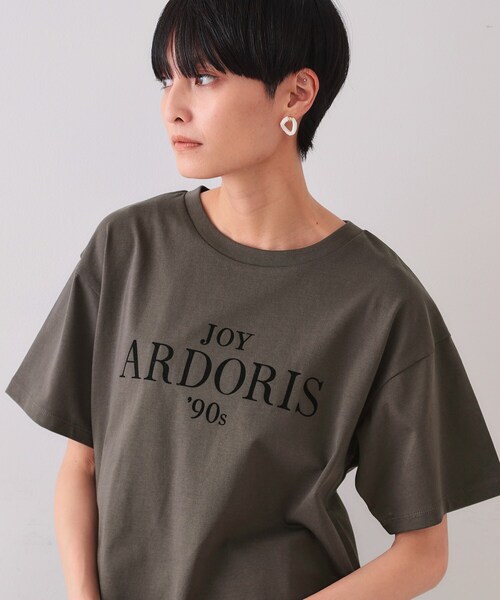 OPAQUE.CLIP（オペークドットクリップ）の「フロッキーロゴTシャツ【洗濯機洗い可】（Tシャツ/カットソー・レディース・ライトベージュ/チャコールグレー/ホワイト・42/40/38）」の6枚目の写真