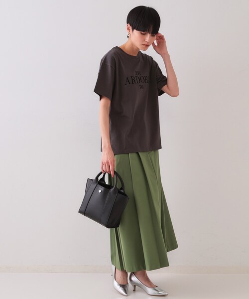 OPAQUE.CLIP（オペークドットクリップ）の「フロッキーロゴTシャツ【洗濯機洗い可】（Tシャツ/カットソー・レディース・ライトベージュ/チャコールグレー/ホワイト・42/40/38）」の7枚目の写真