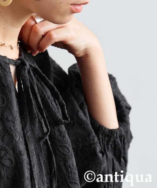antiqua(アンティカ)の「ペイズリー刺繍ブラウス(シャツ/ブラウス・レディース・ブルー/ライトグリーン/オフホワイト/ブラック・ONESIZE)」の13枚目の写真