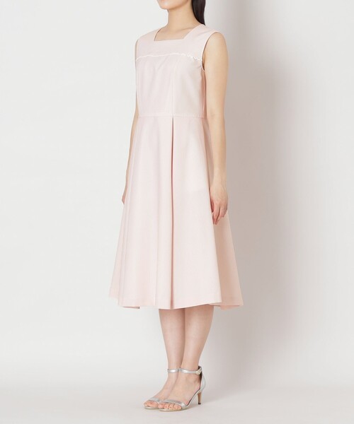 TO BE CHIC(トゥー ビー シック)の「シアサッカー ストライプワンピース(ワンピース・レディース・ダークネイビー/ピンク系その他2・40/42)」の6枚目の写真