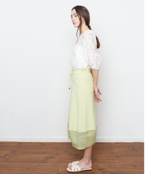 Muel Chic(ミュエルシック)の「Adela pearl 2way blouse アデラパール2wayブラウス(シャツ/ブラウス・レディース・オフホワイト/ブラック/クリアブルー・FREE)」の19枚目の写真
