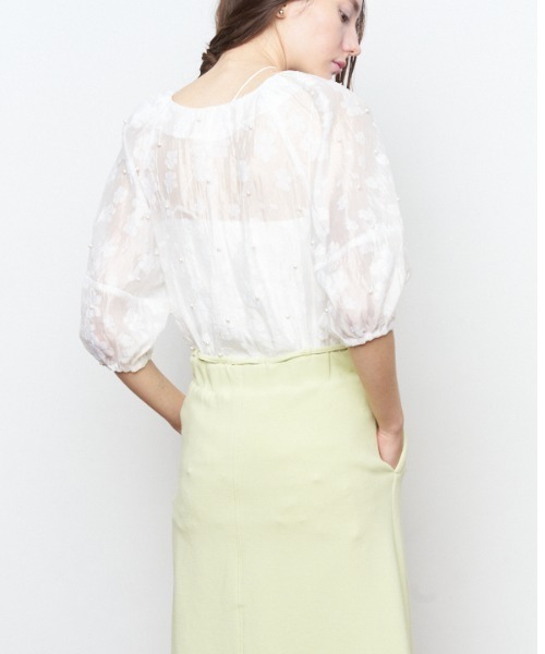 Muel Chic(ミュエルシック)の「Adela pearl 2way blouse アデラパール2wayブラウス(シャツ/ブラウス・レディース・オフホワイト/ブラック/クリアブルー・FREE)」の8枚目の写真