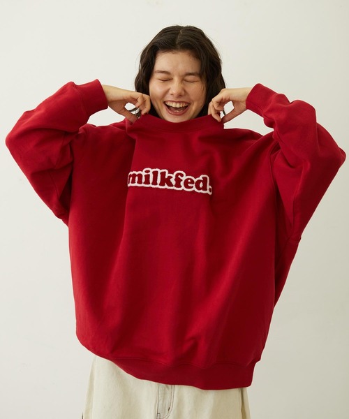 MILKFED.(ミルクフェド)の「COOPER LOGO WIDE CREW SWEAT TOP(スウェット・レディース・レッド/オートミール/チャコール・M/L)」の1枚目の写真