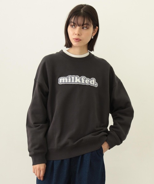 MILKFED.(ミルクフェド)の「COOPER LOGO WIDE CREW SWEAT TOP(スウェット・レディース・レッド/オートミール/チャコール・M/L)」の2枚目の写真