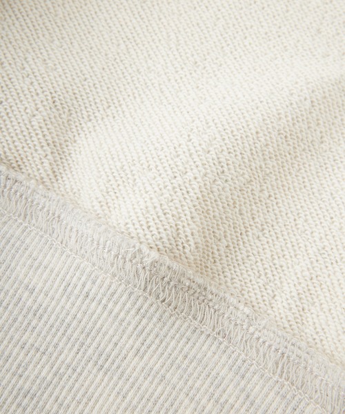 MILKFED.(ミルクフェド)の「COOPER LOGO WIDE CREW SWEAT TOP(スウェット・レディース・レッド/オートミール/チャコール・M/L)」の5枚目の写真