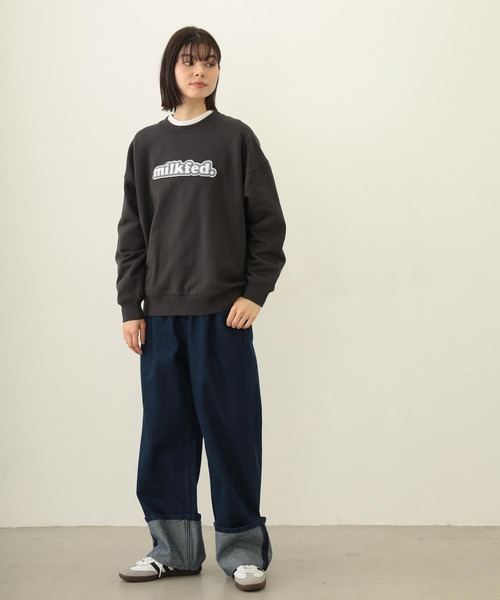 MILKFED.(ミルクフェド)の「COOPER LOGO WIDE CREW SWEAT TOP(スウェット・レディース・レッド/オートミール/チャコール・M/L)」の16枚目の写真