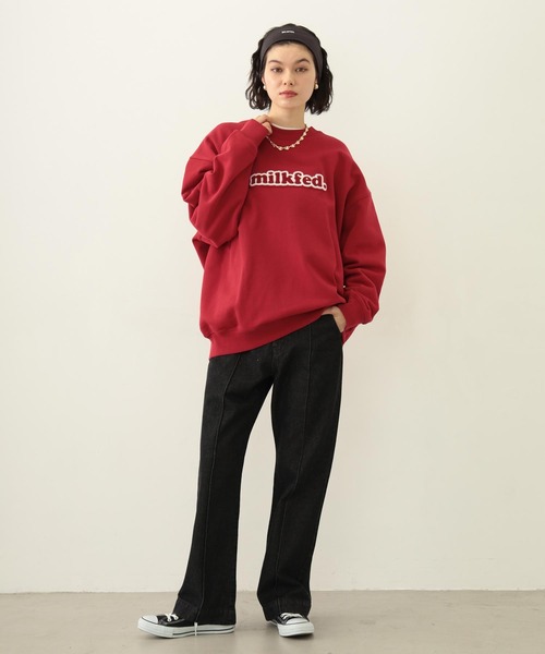 MILKFED.(ミルクフェド)の「COOPER LOGO WIDE CREW SWEAT TOP(スウェット・レディース・レッド/オートミール/チャコール・M/L)」の9枚目の写真