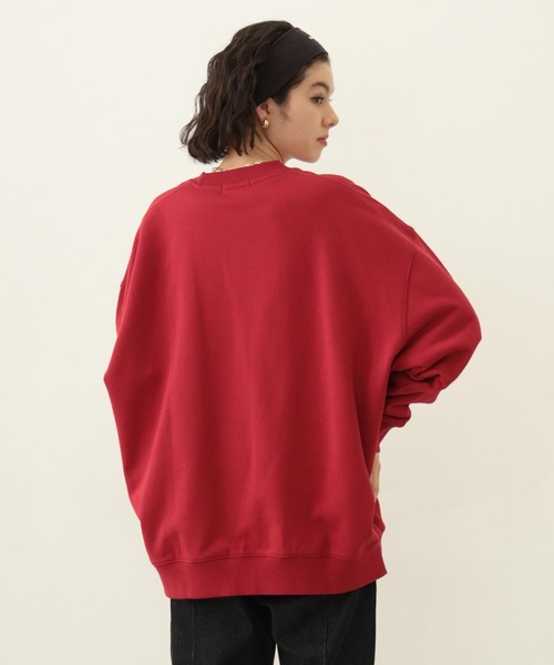 MILKFED.(ミルクフェド)の「COOPER LOGO WIDE CREW SWEAT TOP(スウェット・レディース・レッド/オートミール/チャコール・M/L)」の8枚目の写真