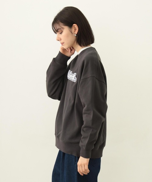 MILKFED.(ミルクフェド)の「COOPER LOGO WIDE CREW SWEAT TOP(スウェット・レディース・レッド/オートミール/チャコール・M/L)」の14枚目の写真