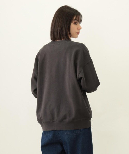 MILKFED.(ミルクフェド)の「COOPER LOGO WIDE CREW SWEAT TOP(スウェット・レディース・レッド/オートミール/チャコール・M/L)」の15枚目の写真