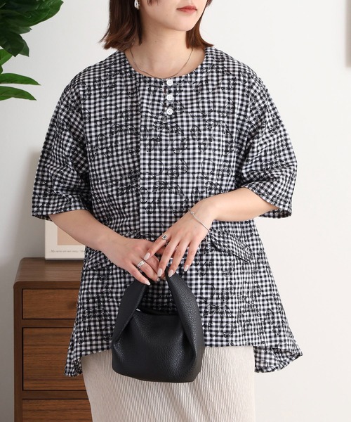 Emago(イマゴ)の「EMAGO レモンとオレンジ総柄刺繍ブラウス(シャツ/ブラウス・レディース・スミクロ/ホワイト/ホワイト×ブラック・FREE)」の20枚目の写真
