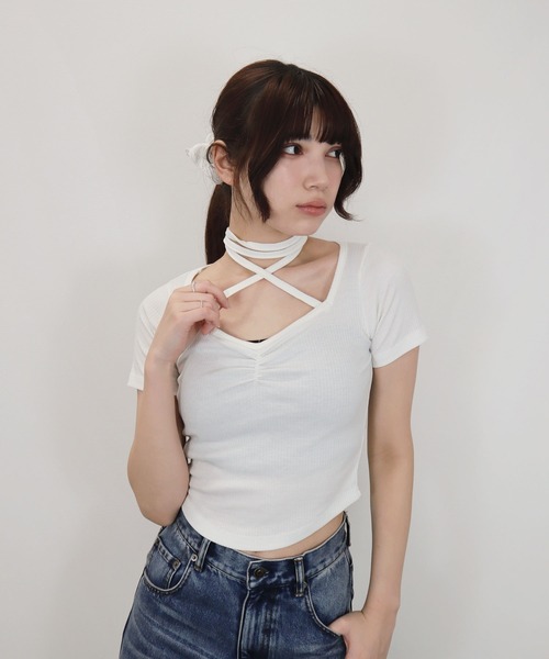 Reurie'(レウリィ)の「【ZOZO限定】リブチョーカートップ/rib choker top 半袖 カットソー リボン ホワイト グレー ブラック アレンジ カジュアル(Tシャツ/カットソー・レディース・グレー/ブラック/ホワイト・FREE)」の1枚目の写真