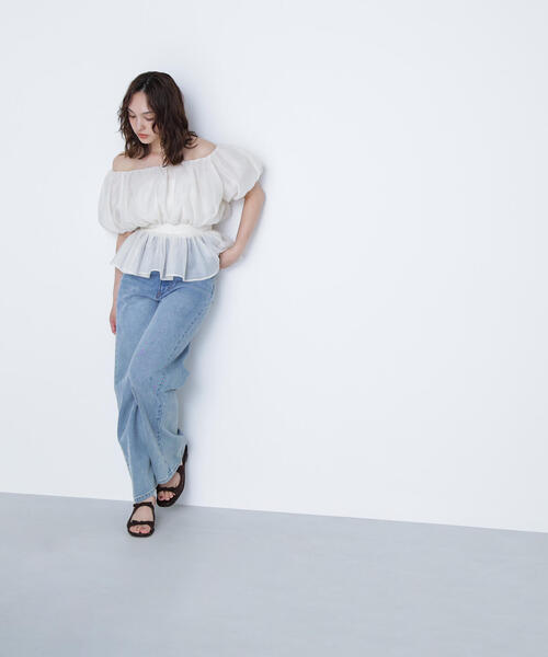 NATURAL BEAUTY BASIC（ナチュラルビューティーベーシック）の「◇シアーギャザーペプラムブラウス（シャツ/ブラウス・レディース・ダークブラウン/ベージュ/ラベンダー/チャコールグレー/オフホワイト・SMALL/MEDIUM）」の16枚目の写真