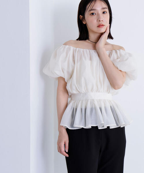 NATURAL BEAUTY BASIC（ナチュラルビューティーベーシック）の「◇シアーギャザーペプラムブラウス（シャツ/ブラウス・レディース・ダークブラウン/ベージュ/ラベンダー/チャコールグレー/オフホワイト・SMALL/MEDIUM）」の22枚目の写真