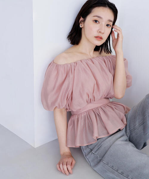 NATURAL BEAUTY BASIC（ナチュラルビューティーベーシック）の「◇シアーギャザーペプラムブラウス（シャツ/ブラウス・レディース・ダークブラウン/ベージュ/ラベンダー/チャコールグレー/オフホワイト・SMALL/MEDIUM）」の5枚目の写真