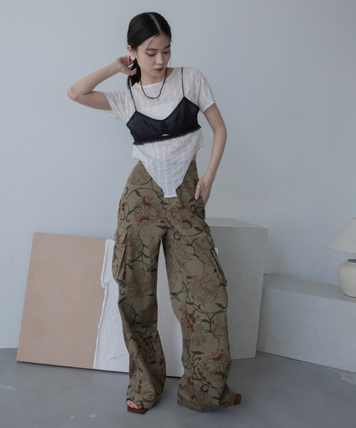 VACANCY（ヴァカンシー）の「チャーム付きシアーキャミビスチェ（キャミソール・レディース・アイボリー/ブラック・FREE）」の13枚目の写真