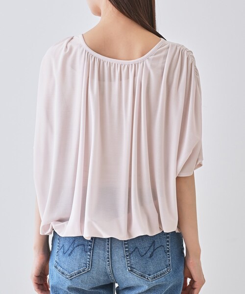 INDIVI(インディヴィ)の「【洗える/体型カバー】シャーリングシアートップス(Tシャツ/カットソー・レディース・ピンク/チャコールグレー/ホワイト/ブラック/ブルー系5・38/34/05/15 /13)」の11枚目の写真