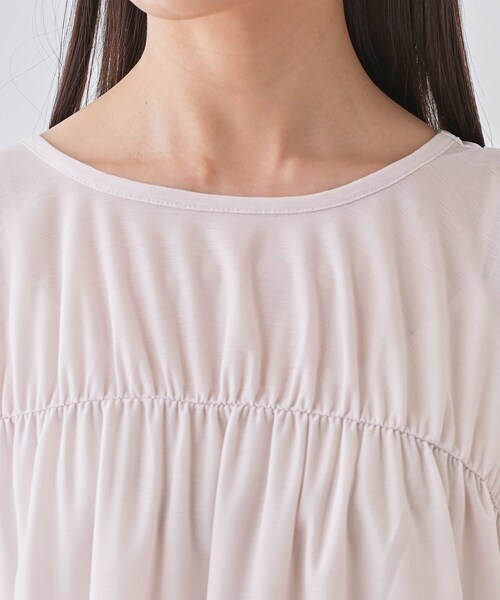 INDIVI(インディヴィ)の「【洗える/体型カバー】シャーリングシアートップス(Tシャツ/カットソー・レディース・ピンク/チャコールグレー/ホワイト/ブラック/ブルー系5・38/34/05/15 /13)」の12枚目の写真