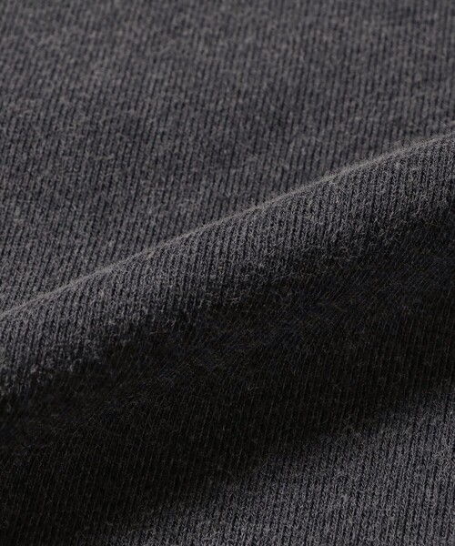 BEAMS（ビームス）の「ワイドショートフィット ファイヤーアーム クルースウェット（スウェット・メンズ・ブラック/ホワイト・S/M/L/XL）」の4枚目の写真