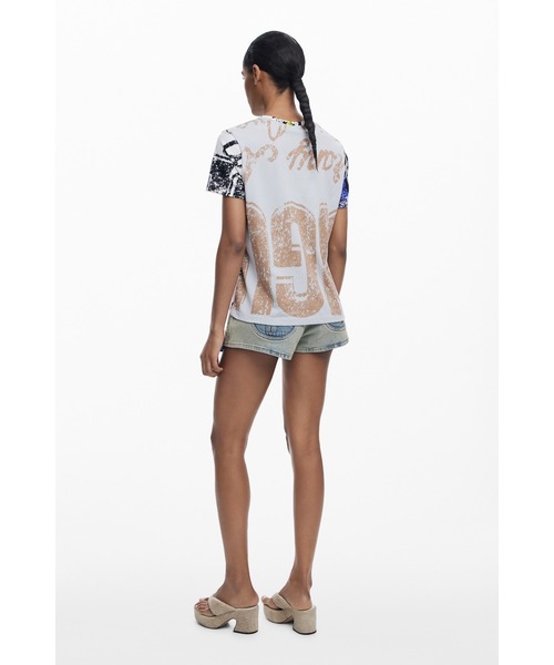 Desigual（デシグアル）の「グラフィティロゴ ミニ丈Tシャツ　ブラック（Tシャツ/カットソー・レディース・ブラック・XS/S/M/L/XL）」の5枚目の写真