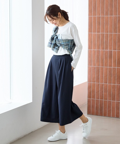 Honeys(ハニーズ)の「カット素材ガウチョパンツ(その他パンツ・レディース・ネイビー/グリーン/ブラウン/ボルドー/グレイッシュベージュ/ブラック・3L/L/LL/M/S)」の10枚目の写真