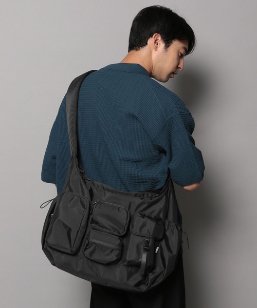 BAYFLOW(ベイフロー)の「【BUDDIES Dept.】マルチポケットショルダーバッグ(ショルダーバッグ・メンズ・ブラック/ブラック系その他・FREE)」の1枚目の写真