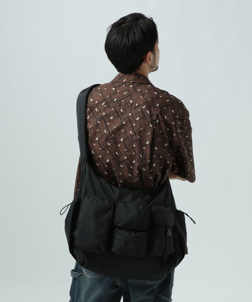 BAYFLOW(ベイフロー)の「【BUDDIES Dept.】マルチポケットショルダーバッグ(ショルダーバッグ・メンズ・ブラック/ブラック系その他・FREE)」の8枚目の写真