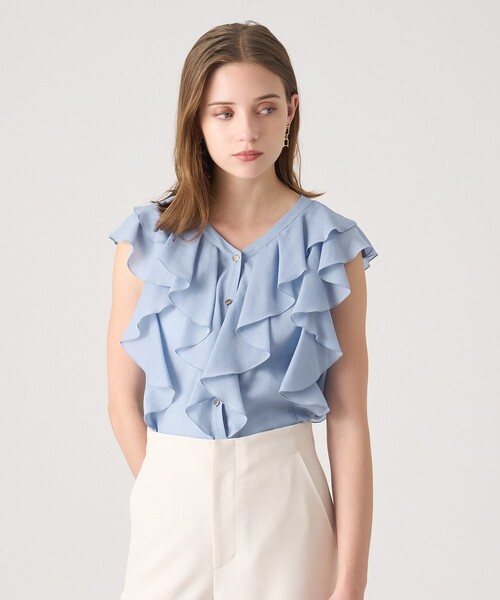 ANAYI（アナイ）の「ボイルフリルVネックブラウス（シャツ/ブラウス・レディース・ライトブルー/ブラック/ホワイト・38/36）」の3枚目の写真