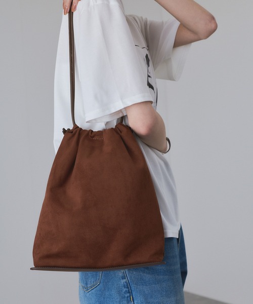 アダムエロペ（ADAM ET ROPE’）/【サステナブル】アーティフシャルレザー巾着バッグ サステナブル】アーティフシャルレザー巾着バッグ（ショルダーバッグ