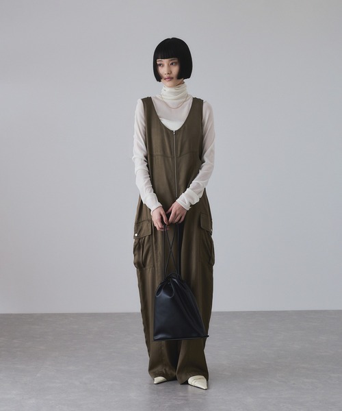 ADAM ET ROPE'（アダムエロペ）の「【サステナブル】アーティフシャルレザー巾着バッグ（ショルダーバッグ・レディース・ブラック/レンガ・FREE）」の11枚目の写真